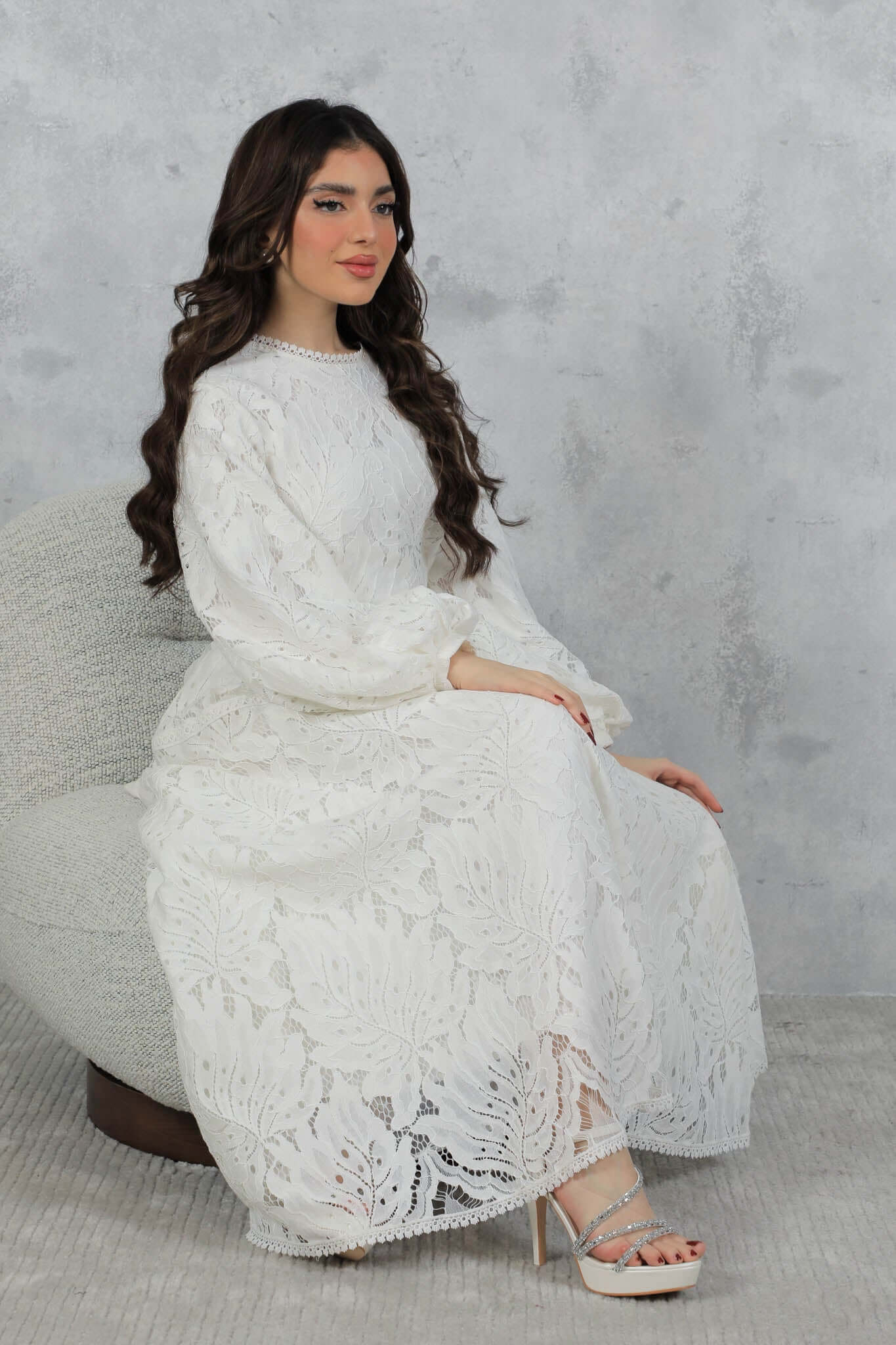 Elegant maxi dress with long sleeves 