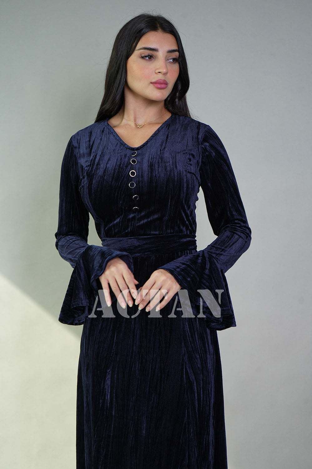 Velvet dress with front slit 