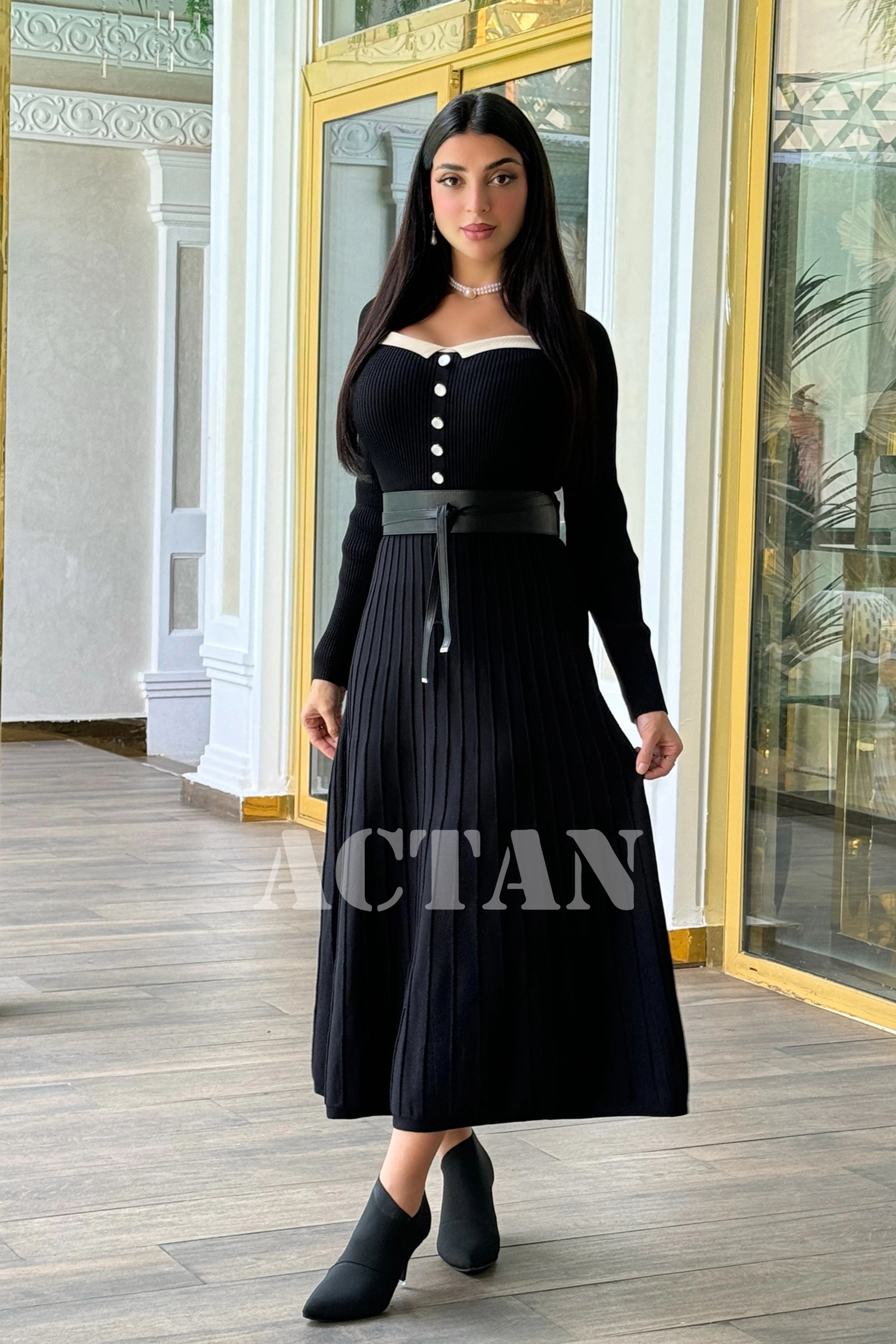 Ribbed knit maxi dress with button detail 