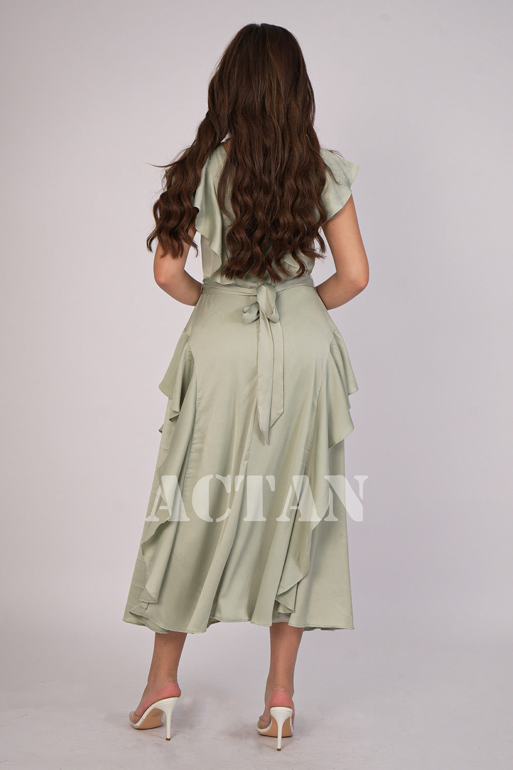 Midi dress with ruffles 