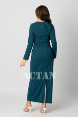 Bodycon dress with brooch 