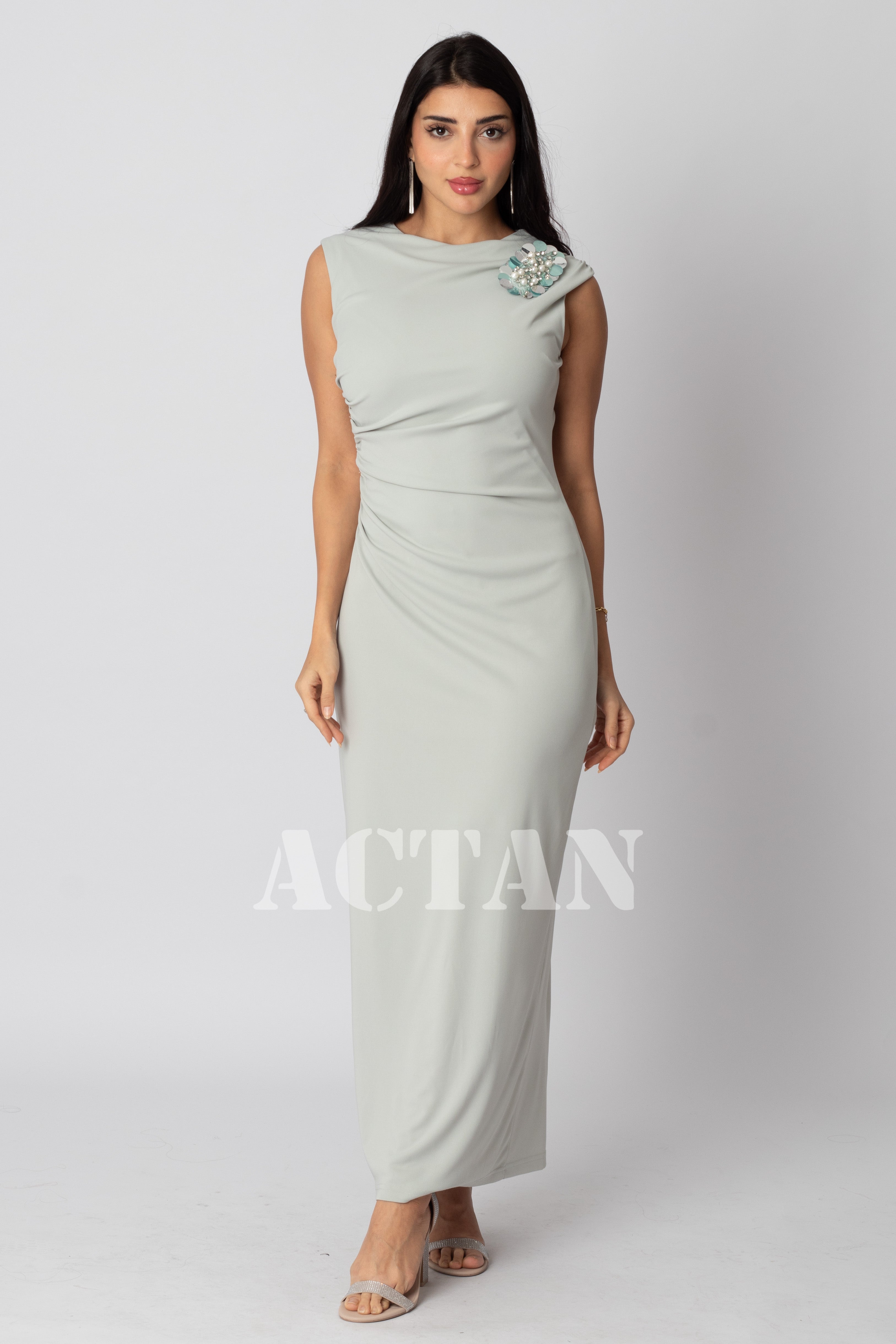 Brooch embellished bodycon maxi dress 