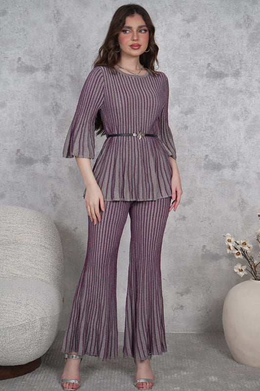 Pleated blouse and pants set with belt at the waist 