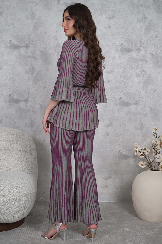 Pleated blouse and pants set with belt at the waist 