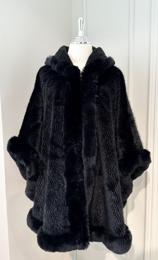 Beige shawl with cardigan sleeves and fur trim 