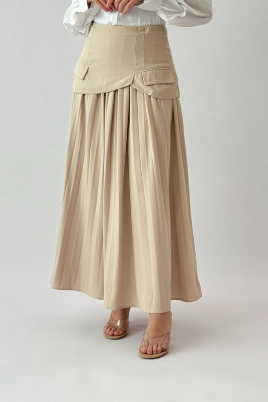 Pleated skirt with split design, beige