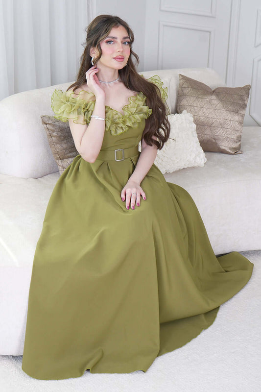 فستان طويل اوف شولدر مزين بالورد لون اخضر
