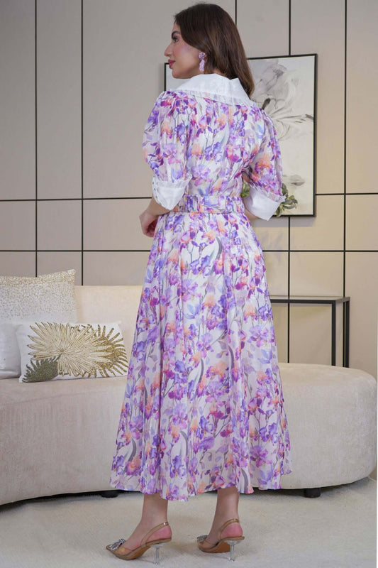 Classic floral dress with large collar 