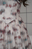 Midi dress with wavy print 