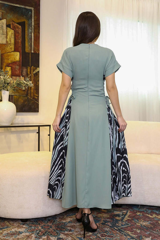 Maxi dress with tie waist 