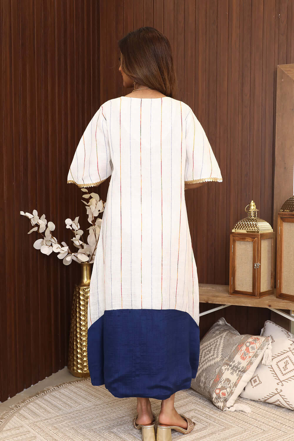 Midi striped jalabiya decorated with gold details 