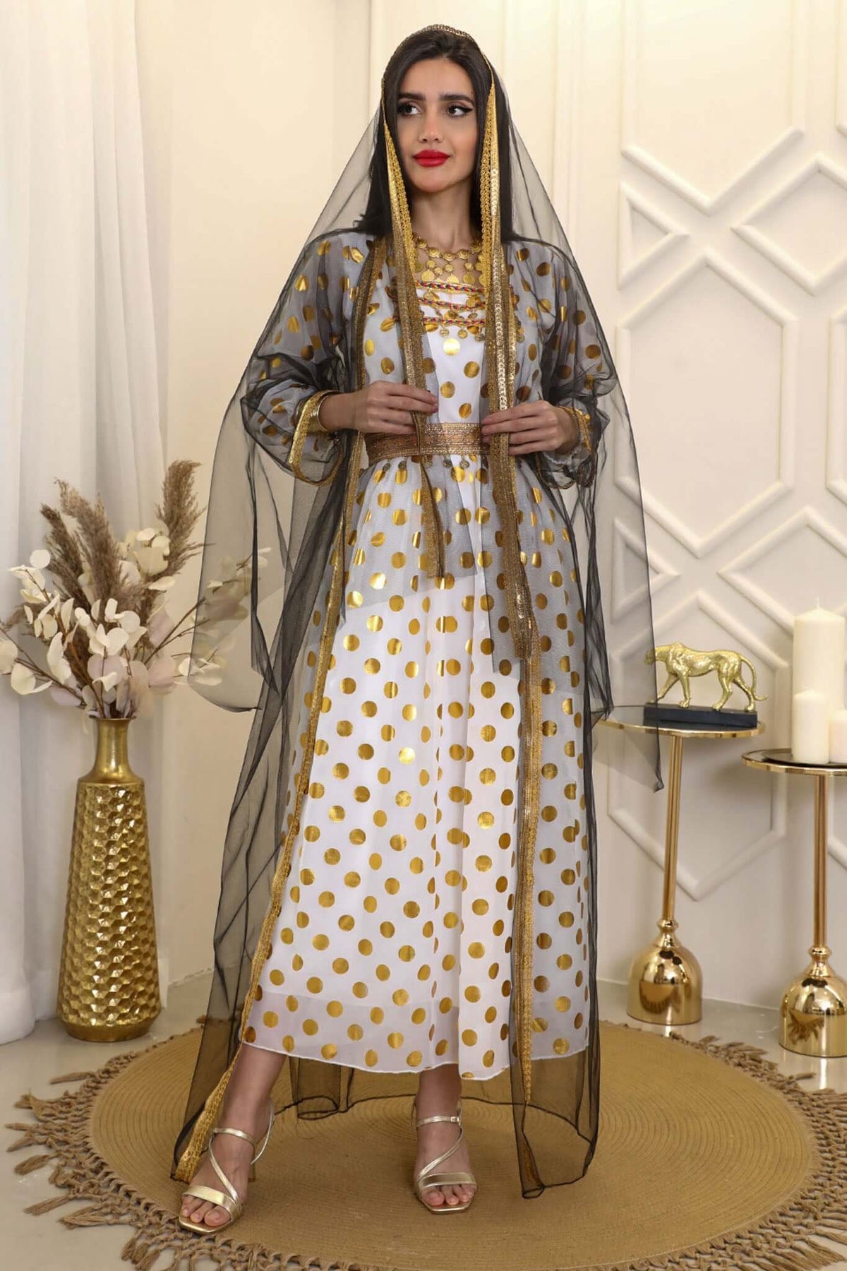 Dotted maxi galabiya with bisht and veil for Foundation Day 