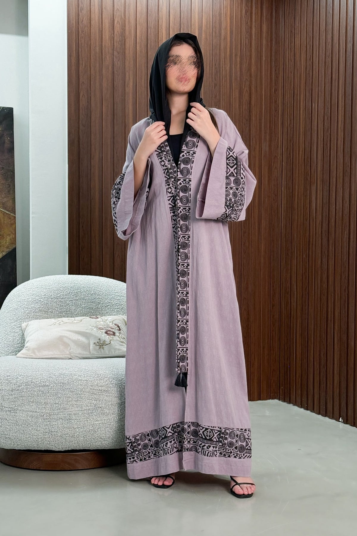 Wide crepe abaya with patterns 