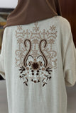 Abaya embroidered with a pattern on the back 