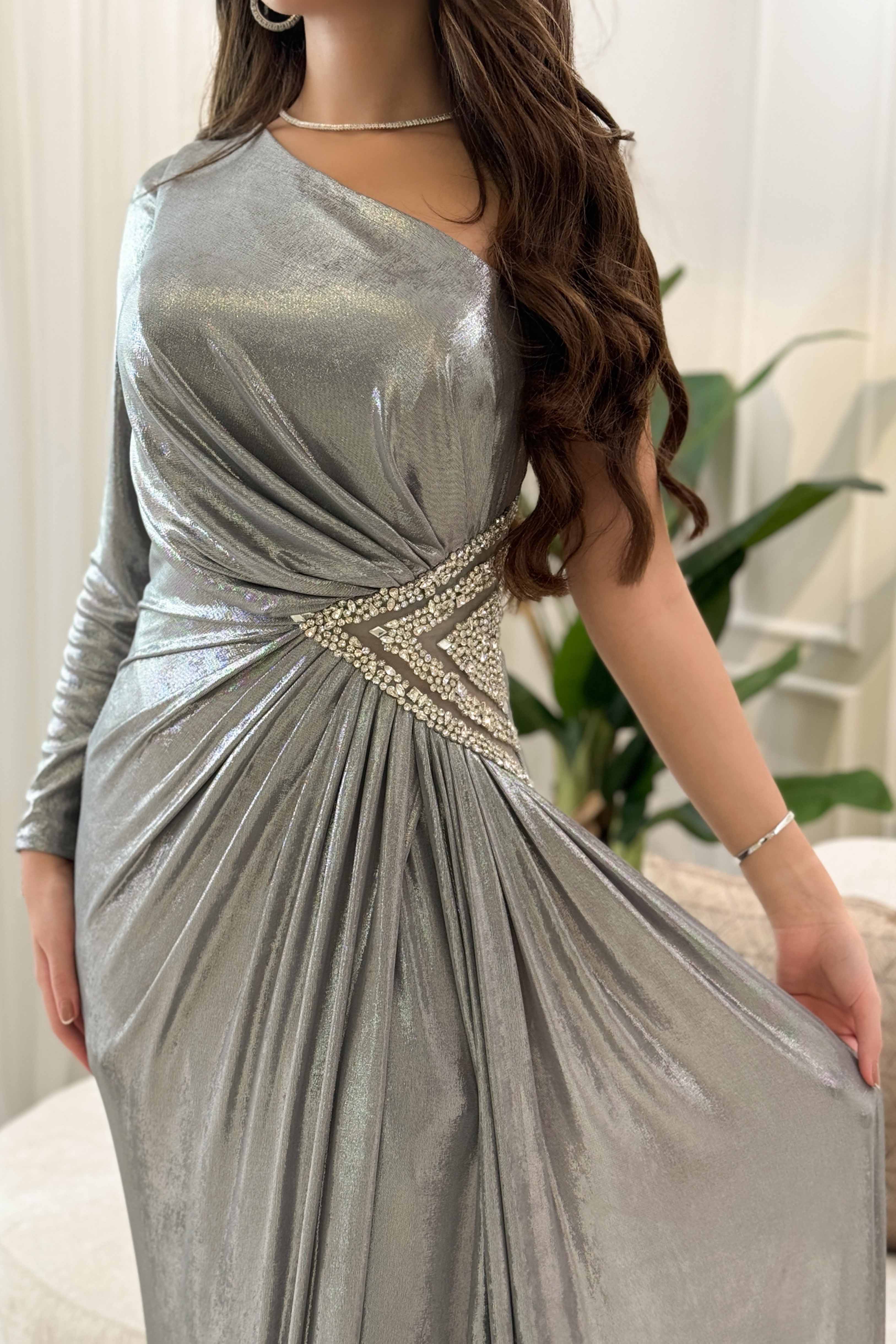 Long one shoulder shiny evening dress in gray color 