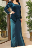 Long velvet dress with square neckline 