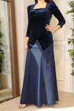 Long velvet dress with square neckline 