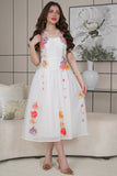 Corset midi dress decorated with prominent flowers 