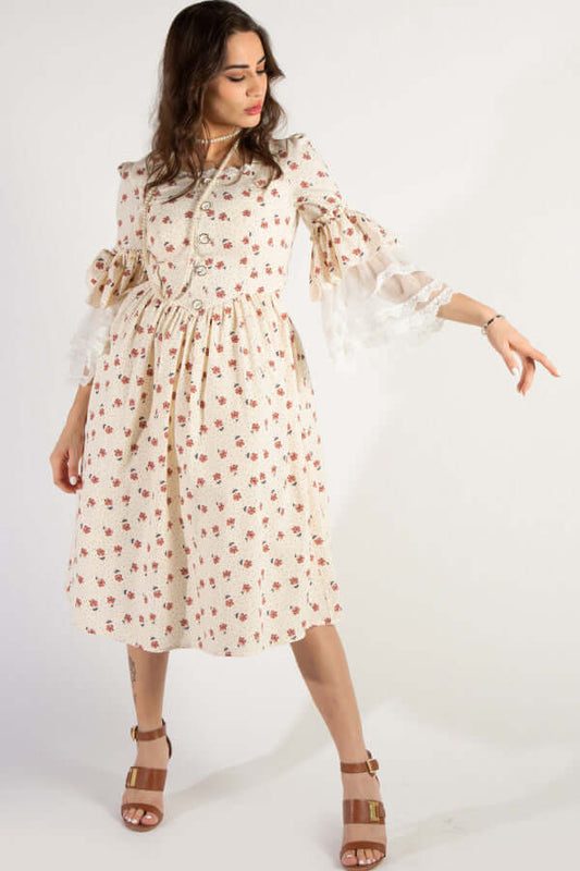 Floral dress with wide sleeves