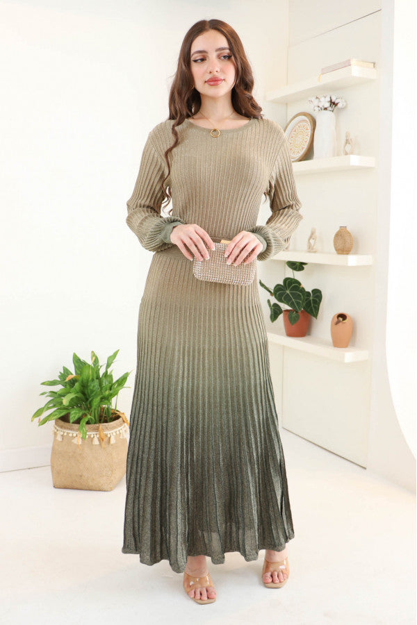 Long wavy dress with long sleeves, green 