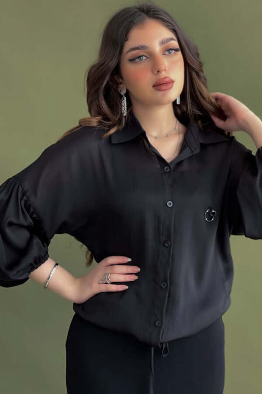 Fashionable blouse with zip hem