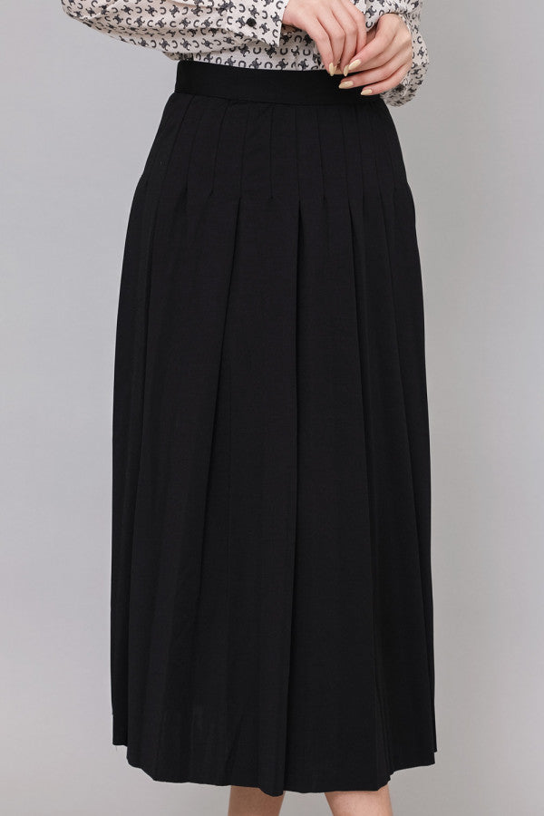 Wide midi skirt with pleats, black 
