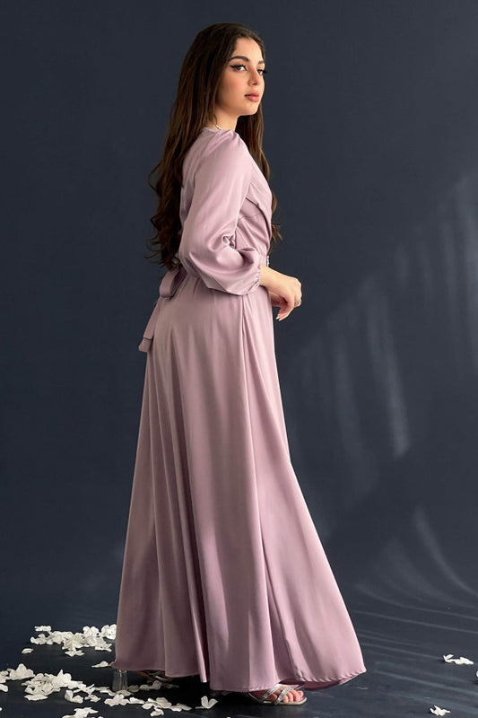 Classic dress with a waist belt, mauve color
