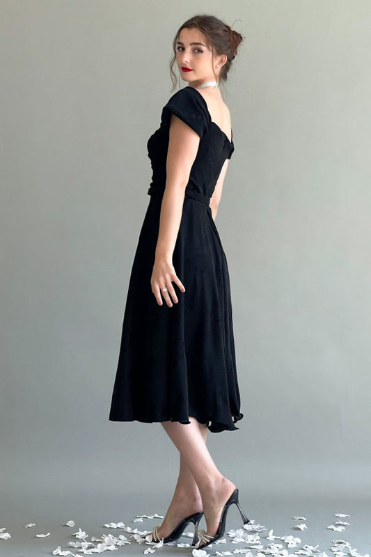 Jersey midi dress with belt at the waist