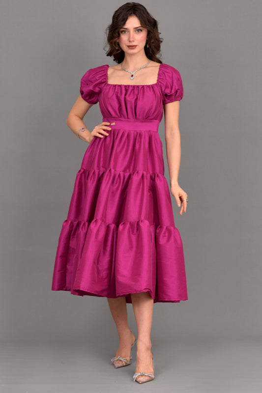 Short dress with contrasting layers, fuchsia color