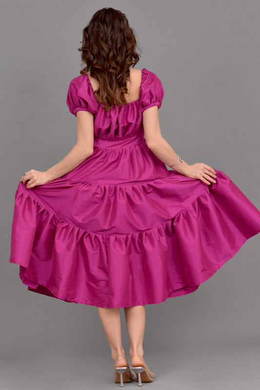 Short dress with contrasting layers, fuchsia color