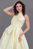 Short evening dress with embroidered bow, yellow