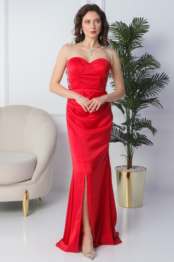 فستان ساتان بشريط كريستال بجوانب الخصر لون احمر
