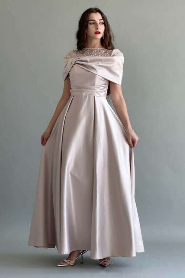 Beige satin taffeta dress with collar sleeves