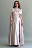 Beige satin taffeta dress with collar sleeves