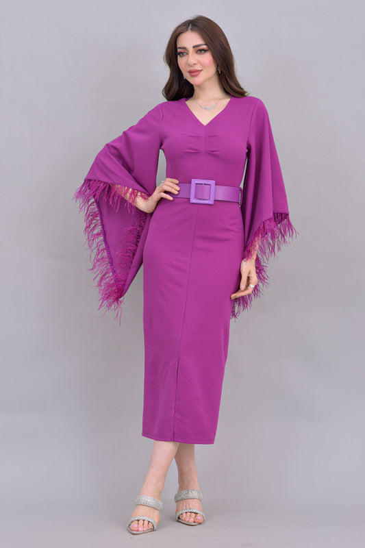 Midi dress with sleeves decorated with mauve feathers