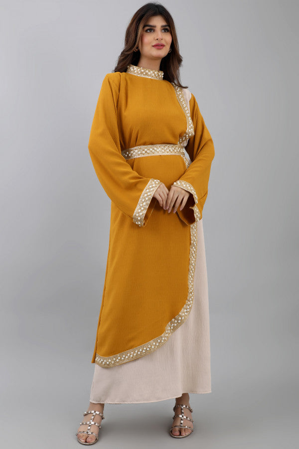 Oriental galabiya with a split design in two colors, embroidered in cumin and beige