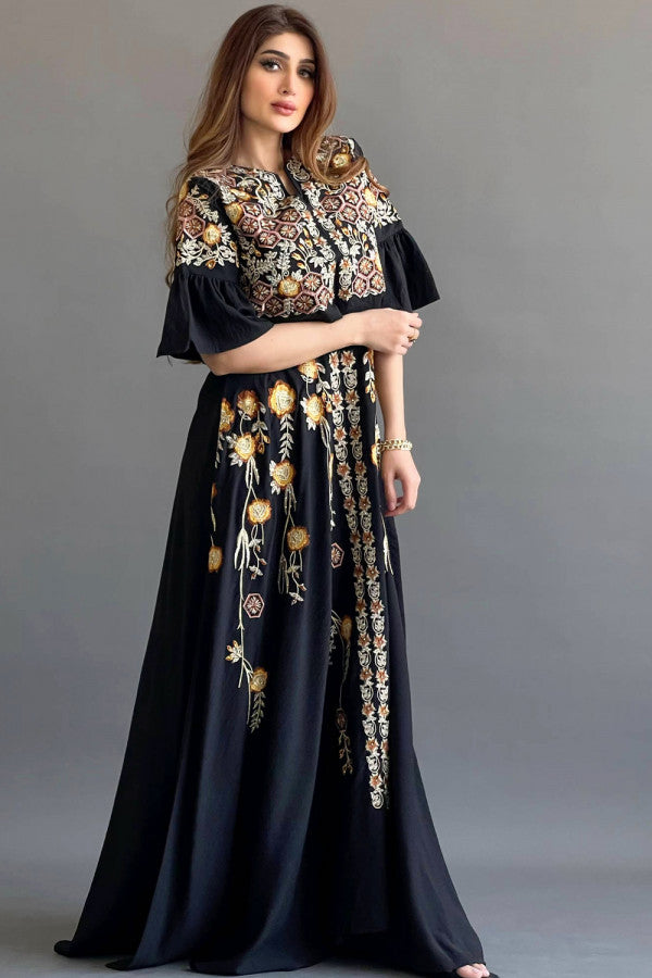 Jalabiya with wide hayr sleeves and floral embroidery