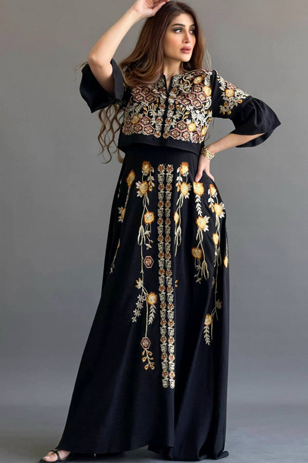 Jalabiya with wide hayr sleeves and floral embroidery