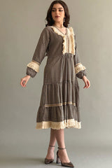 Midi fink robe decorated with tassels, brown