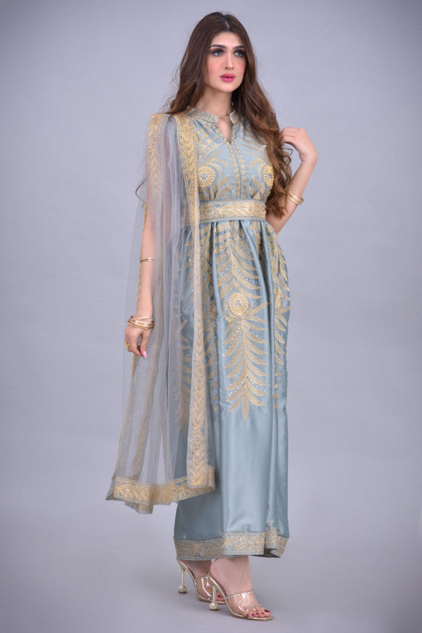 Jalabiya with an Indian design, embroidered with a tulle shawl on the shoulder, Tiffany color 