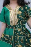 Girls' Shantoun jalabiya, embroidered with golden threads, green 