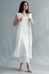 Two-piece skirt and bodice set decorated with frills