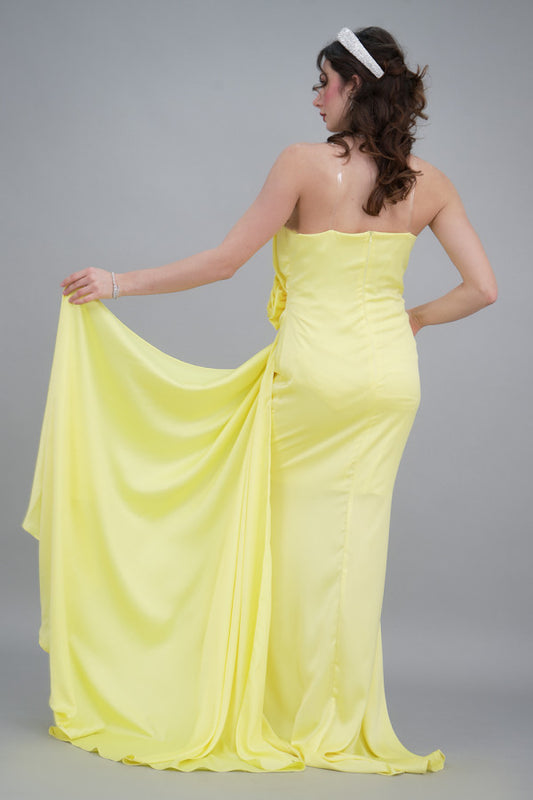 Evening dress with split design, yellow