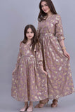 Girls' jalabiya with a dress design embroidered with fleshy gold sequins