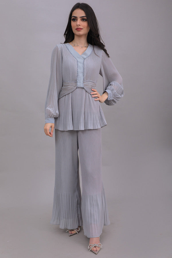 Gray color pleated blouse and pants set at the waist