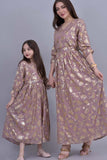 Girls' jalabiya with a dress design embroidered with fleshy gold sequins