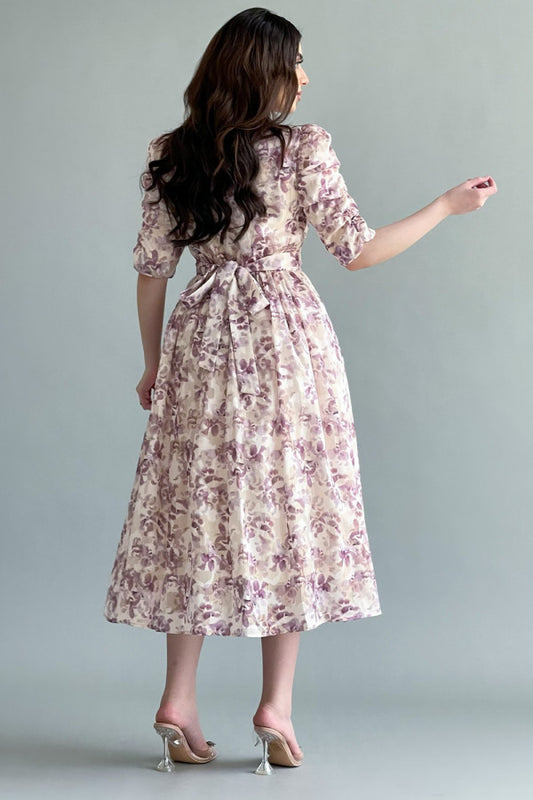 Floral dress with belt at the waist, mauve color