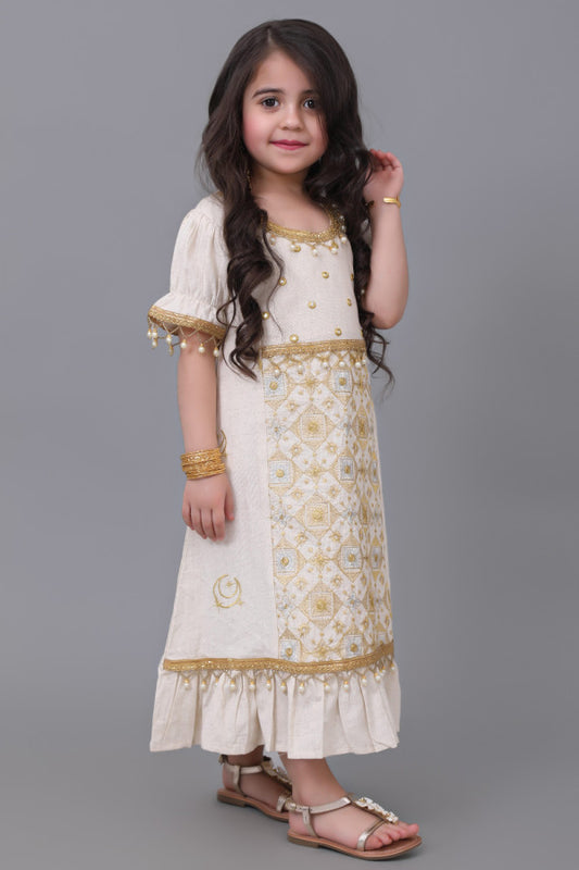 Girls' robe made of linen, embroidered with beads and beige silk threads 