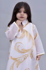 Girls' oriental galabiya, embroidered with a white and gold veil