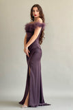 Satin dress decorated with mauve feathers